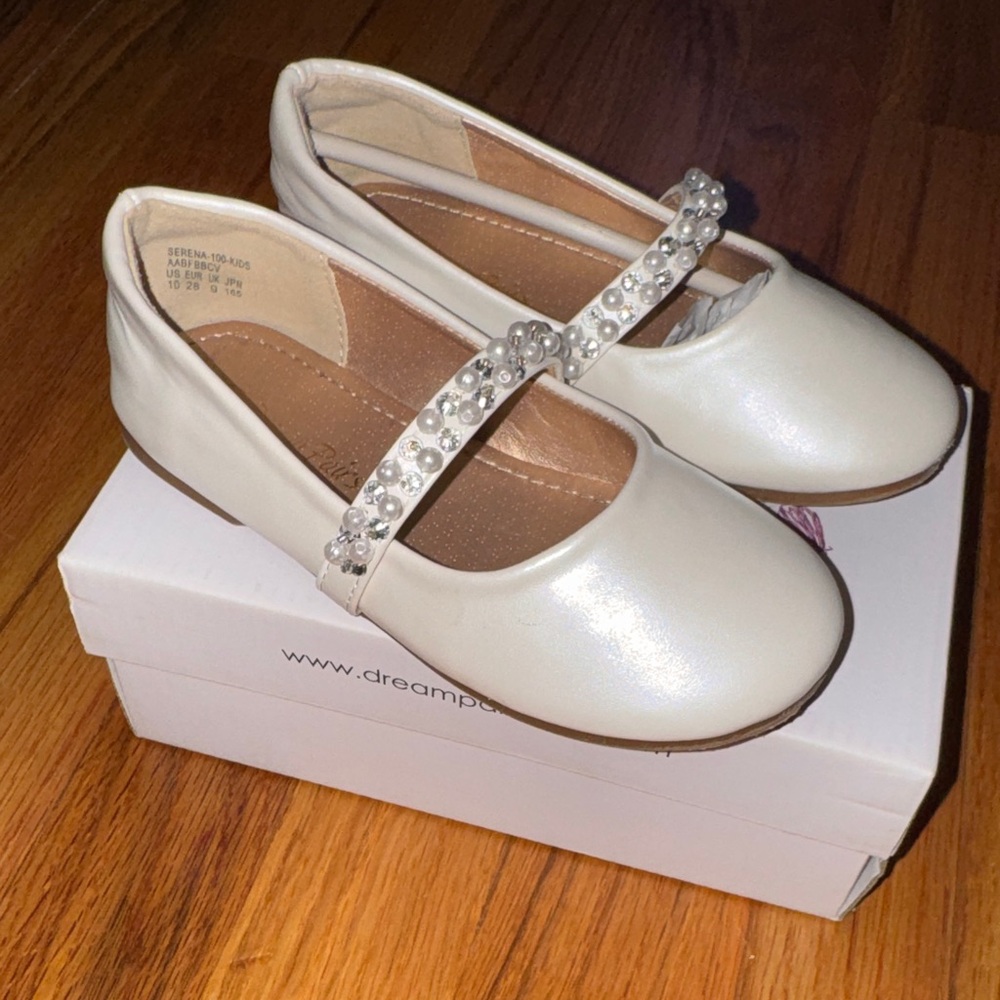 Dream Pairs Crystal Strap Mary Jane Dress Shoes in Pearl